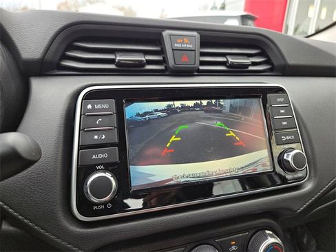 Used 2025 Nissan Versa S w/ Trunk Package image 18