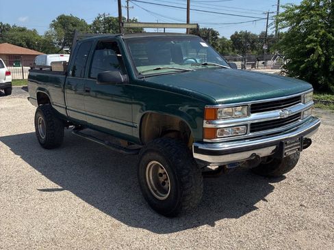 Used 1998 Chevrolet Silverado 1500 4x4 Extended Cab w/ Preferred Equipment Group 2 image 3
