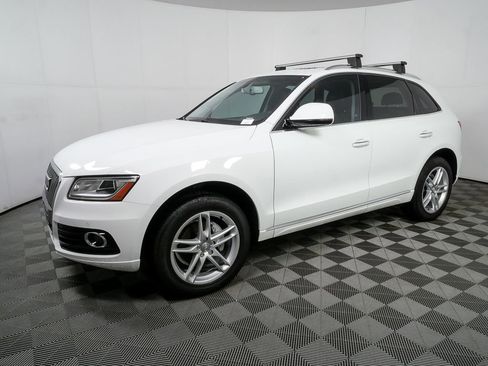 Used 2016 Audi Q5 2.0T Premium Plus w/ Technology Package image 2