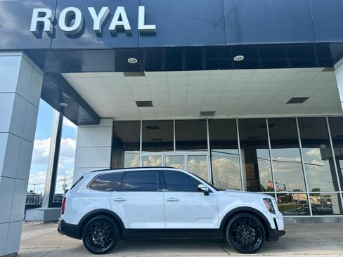 Used 2022 Kia Telluride SX w/ SX Prestige Package AWD/4WD image 1