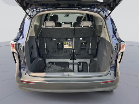 Used 2023 Toyota Sienna LE AWD/4WD image 25