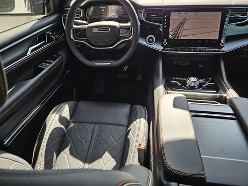 New 2026 Jeep Grand Wagoneer L Summit AWD/4WD image 11