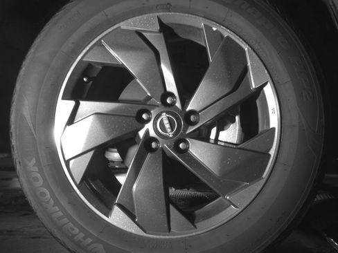 Used 2025 Nissan Rogue SV image 12