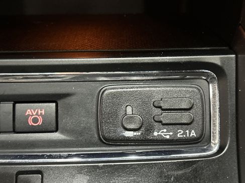 Used 2020 Subaru Ascent Limited w/ Technology Package image 46