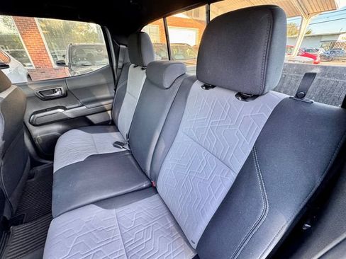 Used 2021 Toyota Tacoma TRD Sport AWD/4WD image 11