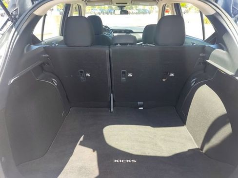 Used 2022 Nissan Kicks S FWD image 9