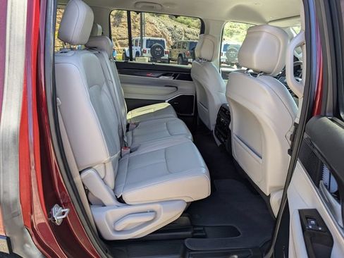 Used 2024 Jeep Wagoneer 4WD w/ Convenience Group I image 23