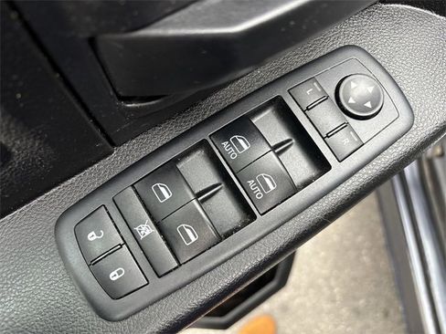 Used 2013 RAM 1500 Express image 15