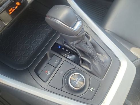 Used 2023 Toyota RAV4 XSE AWD/4WD image 30