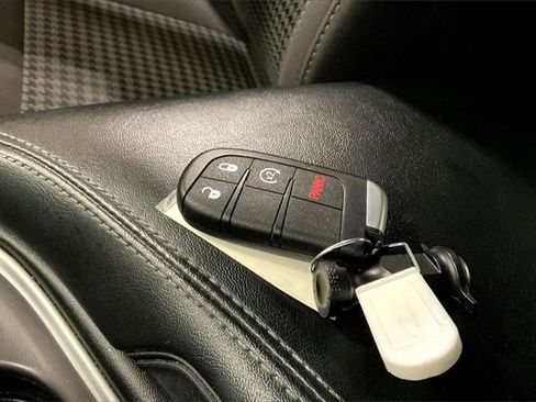 Used 2022 Dodge Challenger GT image 11