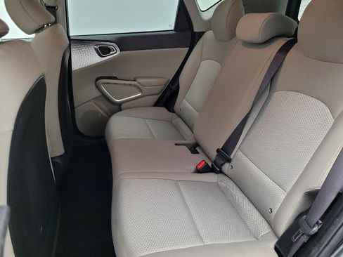 Used 2020 Kia Soul LX image 18