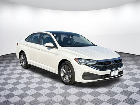 Certified 2022 Volkswagen Jetta SE FWD image 6