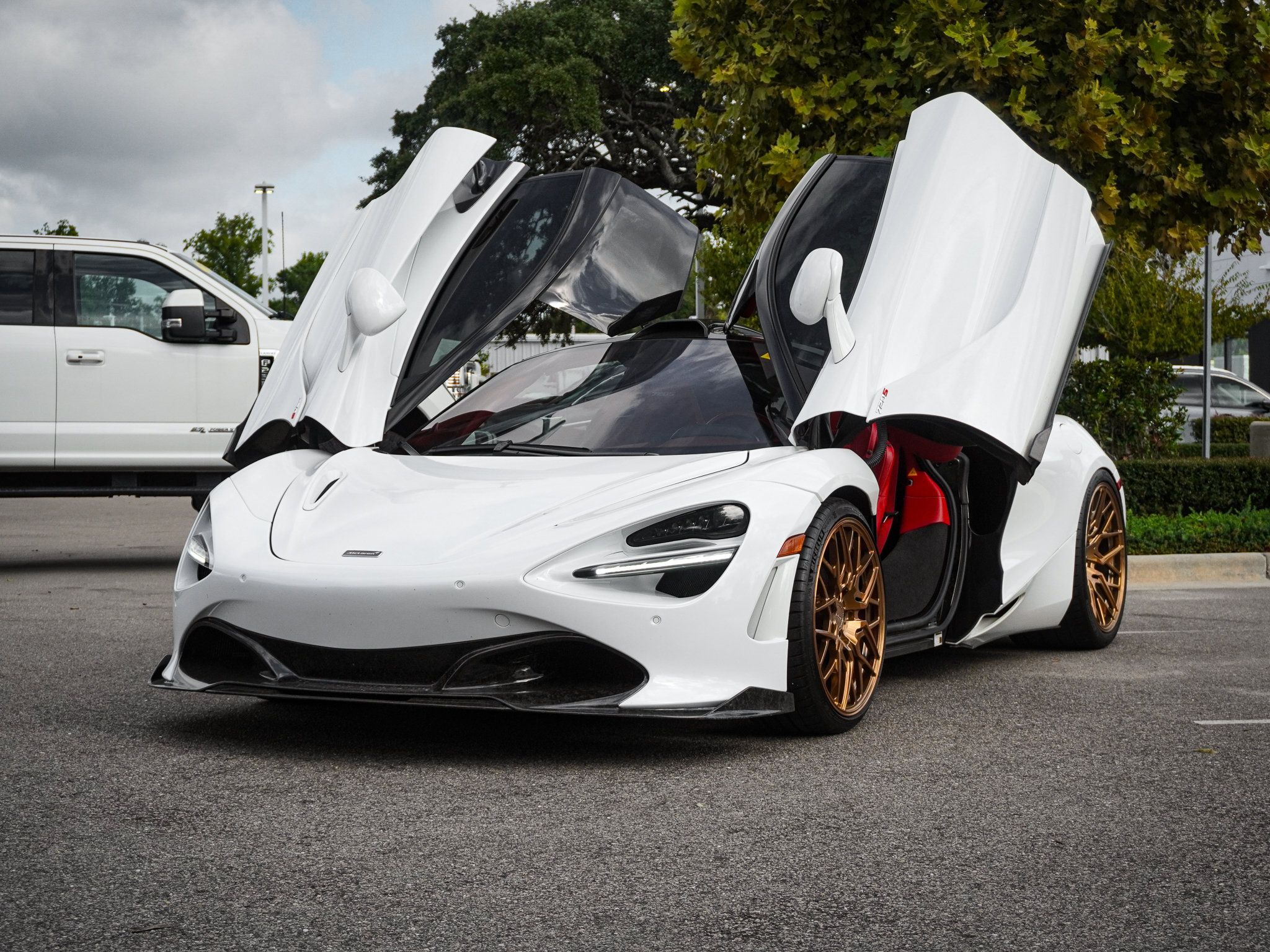 Used 2019 McLaren 720S RWD image 6