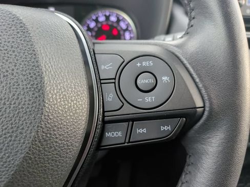Used 2022 Toyota RAV4 XLE Premium FWD image 20