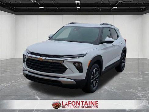 Used 2025 Chevrolet TrailBlazer LT FWD image 4