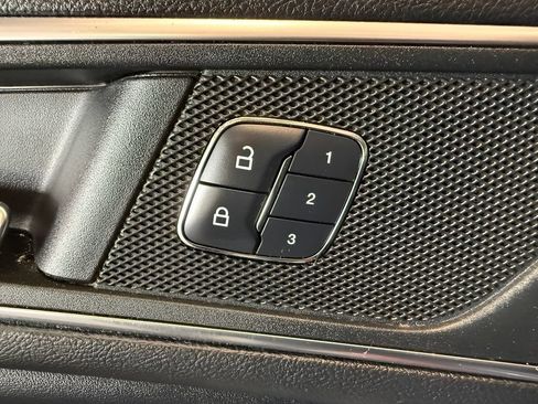 Used 2017 Ford Edge Titanium w/ Equipment Group 302A FWD image 19