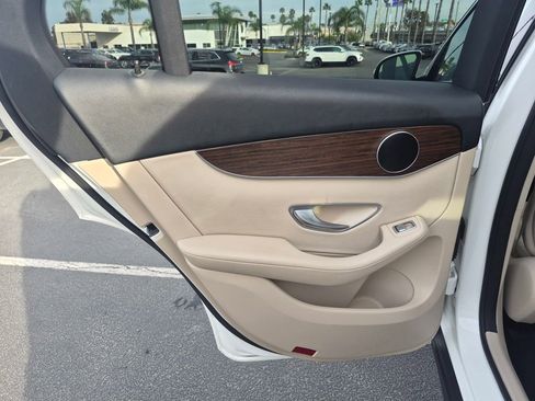 Used 2021 Mercedes-Benz GLC 300 image 21