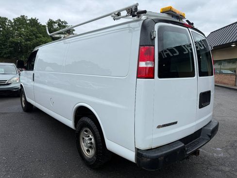 Used 2020 Chevrolet Express 3500 Extended w/ Driver Convenience Package RWD image 7