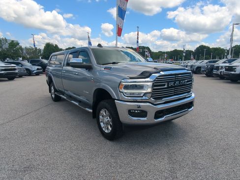 Used 2022 RAM 2500 Laramie AWD/4WD image 2