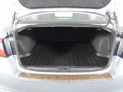 Used 2018 Subaru Legacy 2.5i Limited image 37