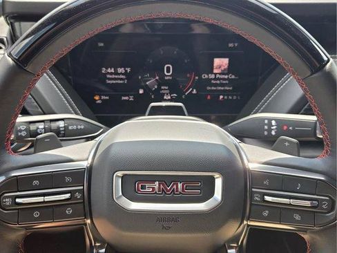 Certified 2026 GMC Yukon AT4 Ultimate w/ LPO, Floor Liner Package AWD/4WD image 32