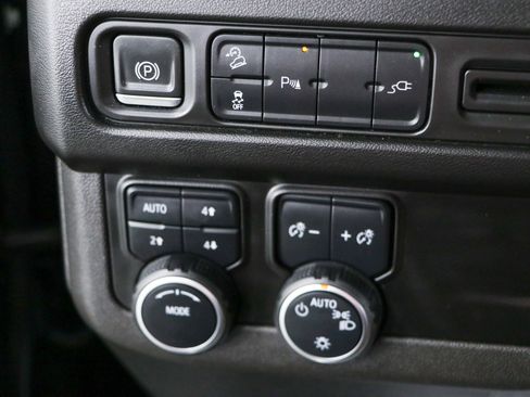 Used 2021 Chevrolet Tahoe Z71 w/ Rear Media and Nav Package AWD/4WD image 24