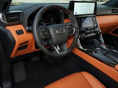 Used 2026 Lexus LX 700h Ultra Luxury image 8