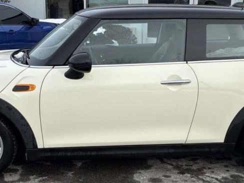 Used 2017 MINI Cooper 2-Door Hardtop image 2