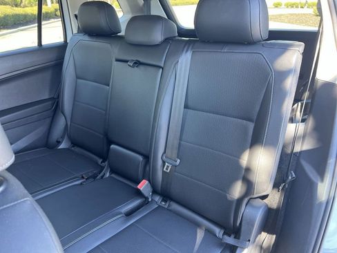 Used 2018 Volkswagen Tiguan SE image 23