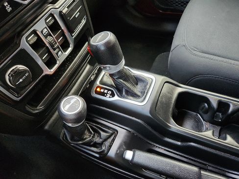 Used 2021 Jeep Gladiator Sport AWD/4WD image 20