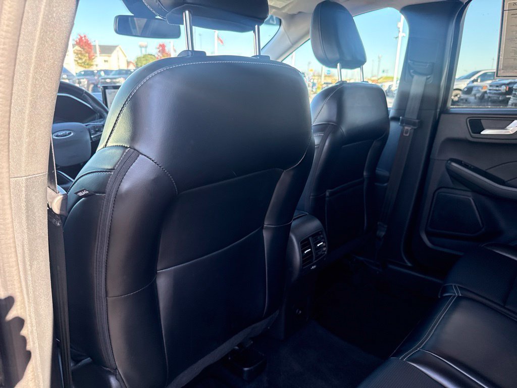 Used 2024 Ford Escape Platinum AWD/4WD image 32