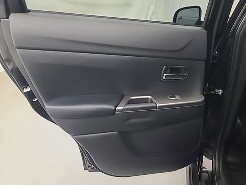 Used 2024 Mitsubishi Outlander Sport SE image 18