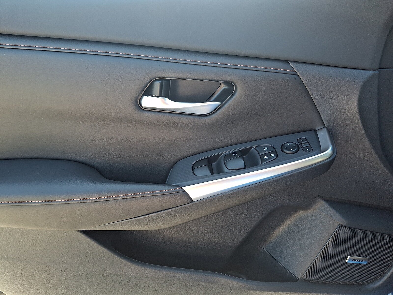 Used 2022 Nissan Sentra SR w/ SR Premium Package FWD image 12