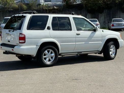 Used 2001 Nissan Pathfinder LE AWD/4WD image 7