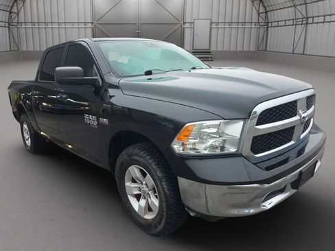 Used 2019 RAM 1500 Classic SLT image 5