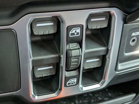 New 2026 Jeep Gladiator Sport image 19