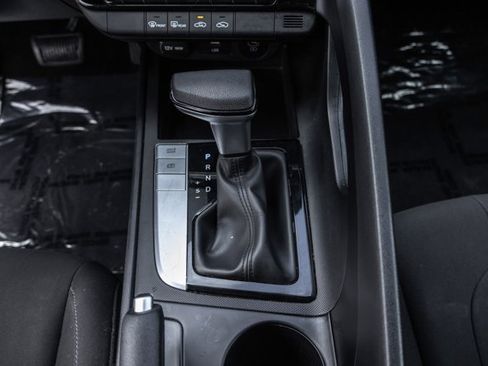 Used 2024 Hyundai Elantra SEL FWD image 19