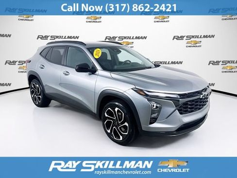 Used 2024 Chevrolet Trax RS w/ Driver Confidence Package FWD image 1