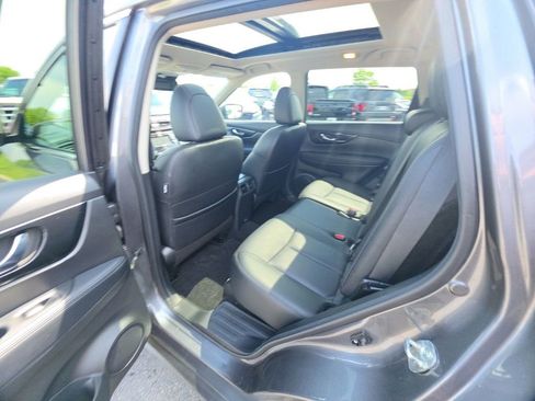 Used 2020 Nissan Rogue SL w/ Premium Package AWD/4WD image 26