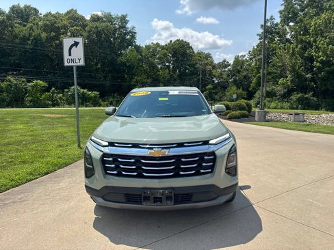Used 2026 Chevrolet Equinox LT w/ Convenience Package II AWD/4WD image 2