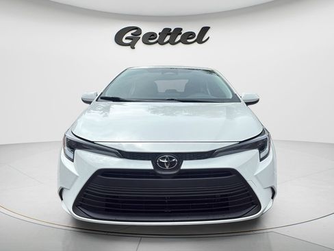 Used 2026 Toyota Corolla LE FWD image 2