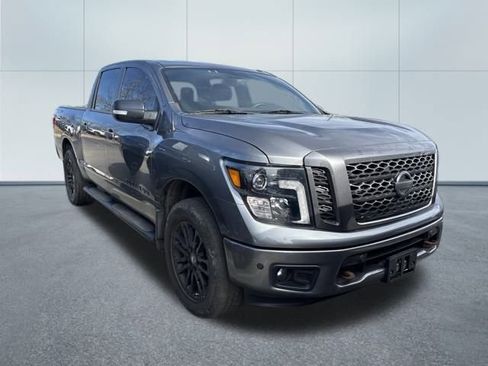 Used 2018 Nissan Titan SL w/ Midnight Edition image 2