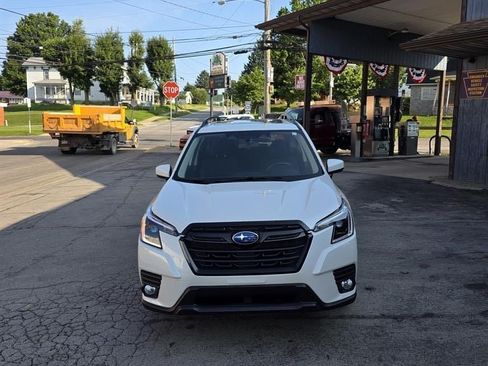 Used 2022 Subaru Forester Premium AWD/4WD image 3