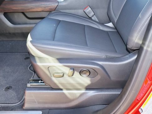 New 2026 GMC Sierra 2500 SLT w/ SLT Premium Package image 9