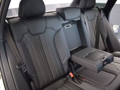 Certified 2025 Audi Q5 2.0T Premium Plus w/ Premium Plus Package image 12