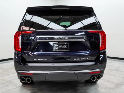 Used 2023 GMC Yukon Denali Ultimate AWD/4WD image 10