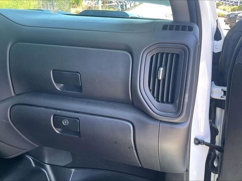 Used 2025 Chevrolet Silverado 1500 Custom Trail Boss AWD/4WD image 17
