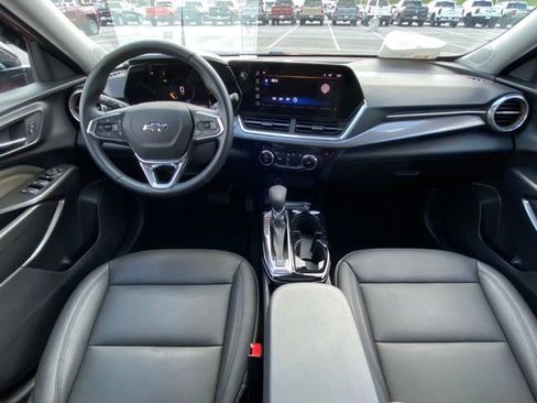 Used 2024 Chevrolet Trax ACTIV w/ Sunroof Package FWD image 24