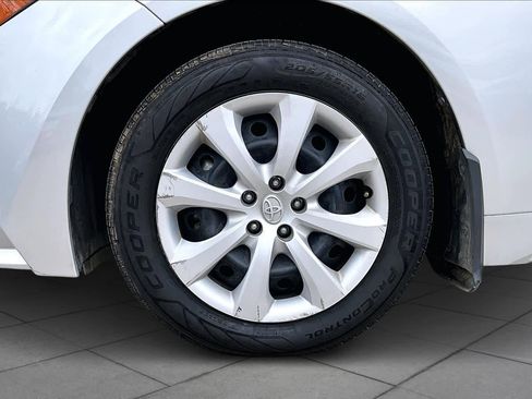 Used 2025 Toyota Corolla LE image 11