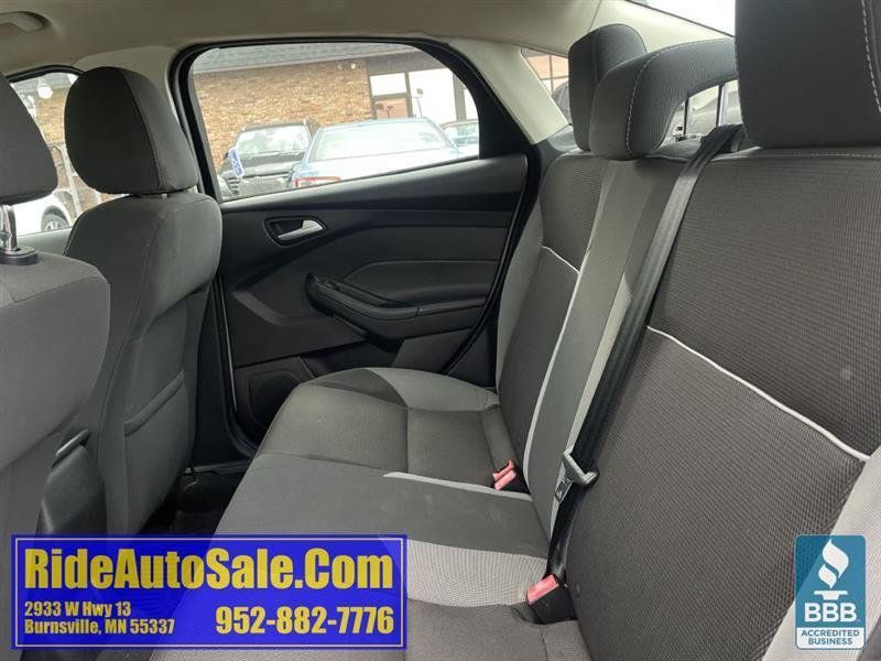 Used 2013 Ford Focus SE w/ SE Winter Pkg FWD image 12